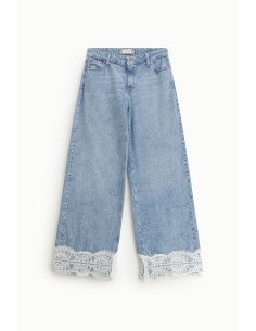 Jeans Flare Cintura Média com Bordas em Renda Please 2