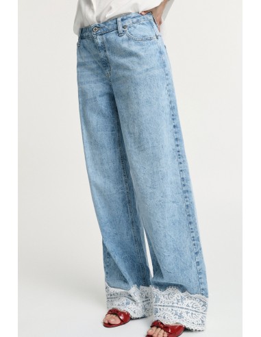 Jeans flare de cintura média com bordos em renda Please