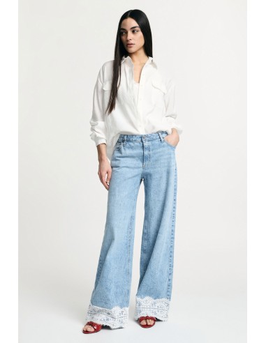Jeans Flare Cintura Média com Bordas em Renda Please