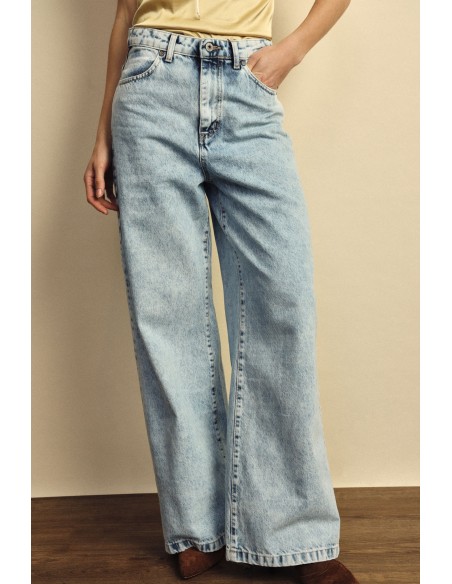 Jeans de Perna Larga Cintura Alta Lavagem Clara Dixie