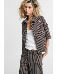 Camisa Curta às Riscas com Botões e Aplicações Tipo Jóia Please