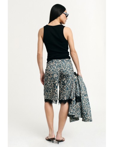 Bermuda com Estampa Animal e Bordo em Renda Please