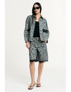 Bermuda Estampa Animal com Borda em Renda Please