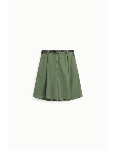 Shorts de corte regular com pences e cós Please