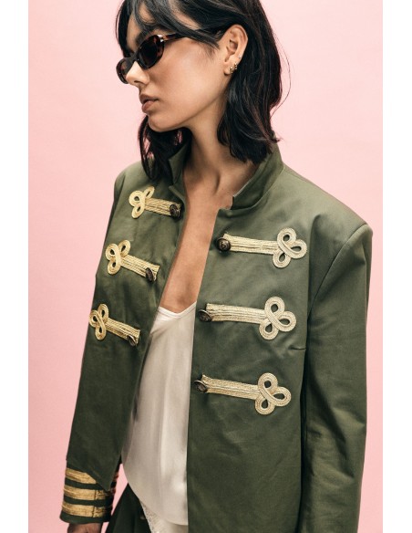 Jaqueta-camisa curta com alamares decorativos Please