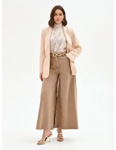 Blusa Ampla Em Renda Com Maxi Mangas E Gola Alta Rinascimento