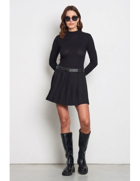 Vestido curto com efeito de 2 peças e cinto em pele sintética a condizer Rinascimento