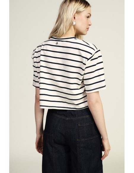 T-Shirt às Riscas Cropped com Bolso e Bainha Desfiada Dixie