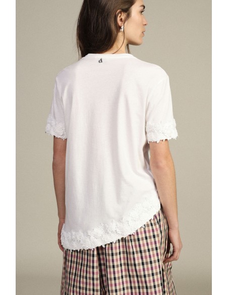 T-shirt de Mangas Curtas com Barra Assimétrica e Renda Dixie