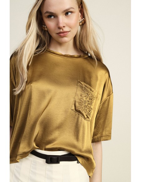T-shirt com bolso bordado e corte boxy Dixie