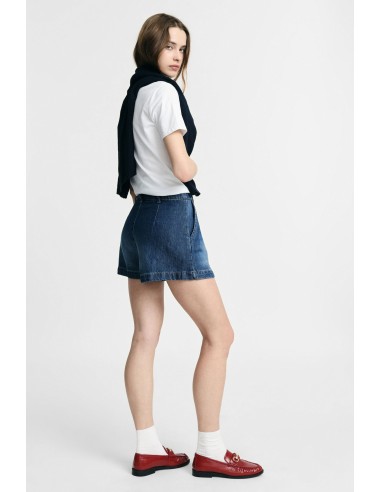 Shorts com corte regular, pinças e bolsos frontais Please