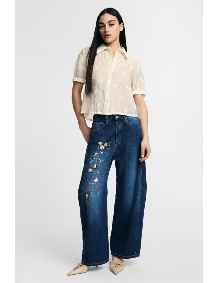 Jeans de perna larga com bordado floral Please