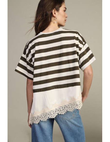 T-shirt às riscas com aplicação em renda assimétrica Dixie