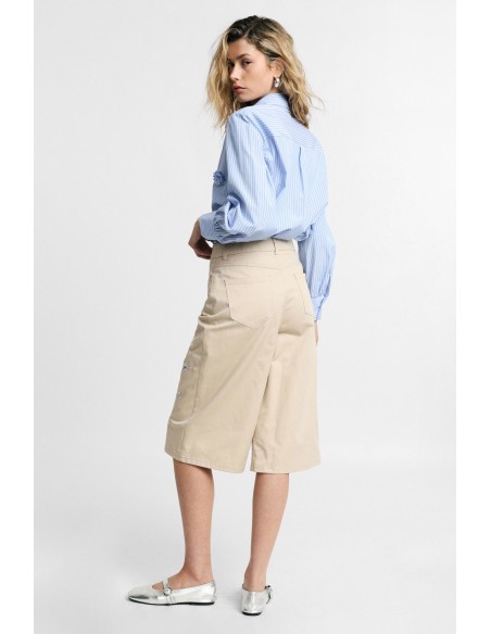 Shorts até ao joelho com aplicações florais e bolsos Please