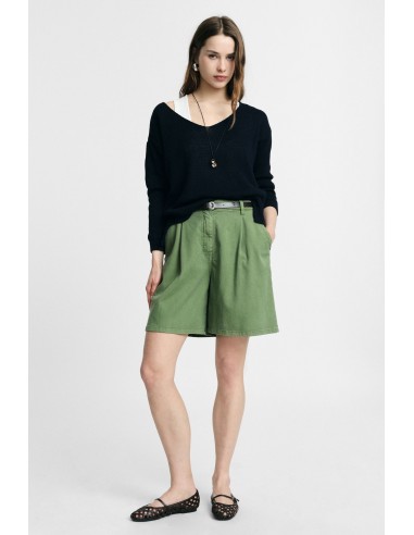 Shorts de corte regular com pinças e cintura Please