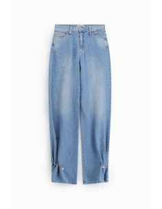 Jeans straight com detalhe de pins Please 2