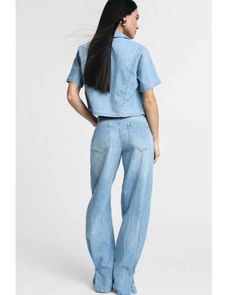 Jeans Straight com detalhe de broches Please