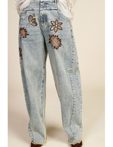 Jeans de perna larga com bordados florais e cintura alta Dixie