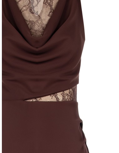 Vestido Longo Fluido em Tecido Leve com Aplicações em Renda Rinascimento