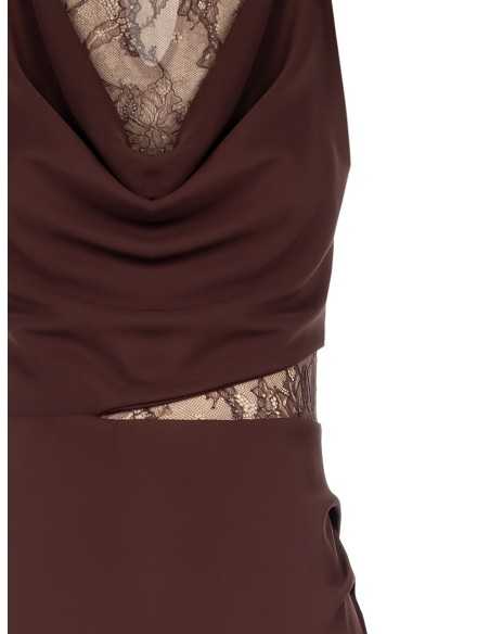 Vestido Longo Fluido em Tecido Leve com Aplicações em Renda Rinascimento