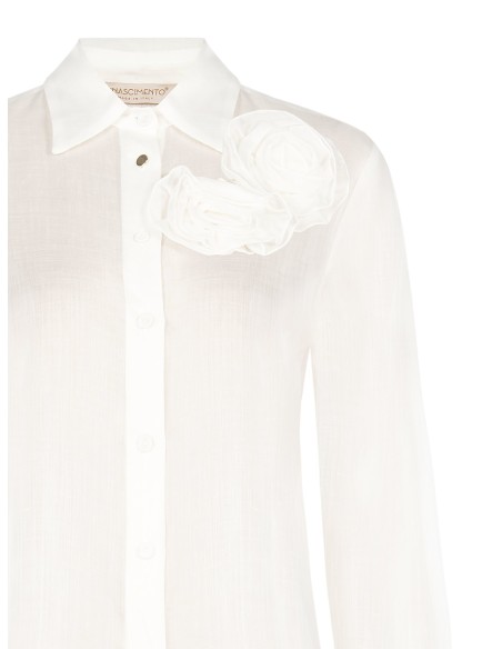 Camisa em Lyocell ultraleve com rosas aplicadas Rinascimento