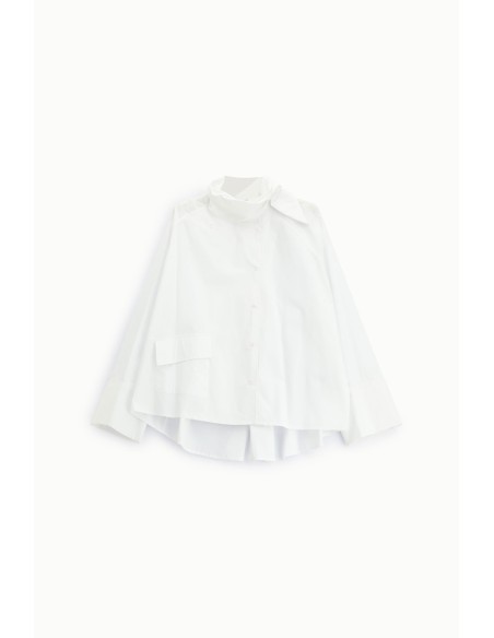 Camisa Ampla com Gola Alta Assimétrica e Bolso Dixie