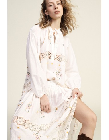 Blusa ampla com bordado floral e aplicações de renda Dixie