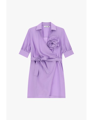 Vestido curto cruzado com cinto e flor Please