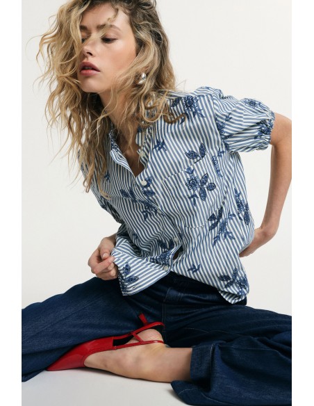 Camisa às riscas com mangas curtas franzidas Please
