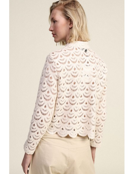 Camisa em renda com acabamentos festonados e botões Dixie