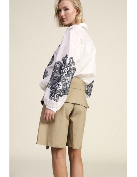 Calções com cintura larga e detalhe D-ring Dixie