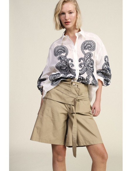 Calções com cinto largo e detalhe D-ring Dixie