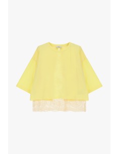 Top com Mangas Amplas e Inserto em Renda nas Costas Dixie