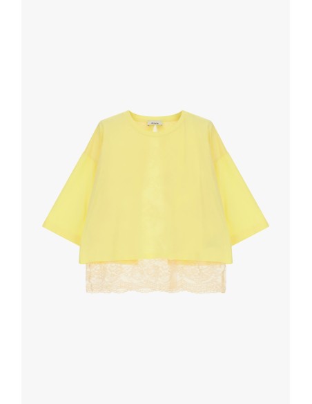 Top com Mangas Amplas e Inserto em Renda nas Costas Dixie