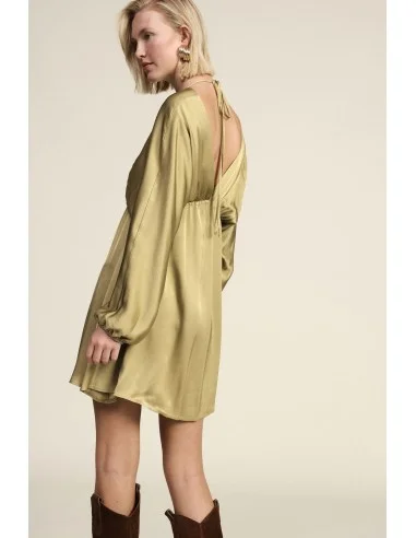 Vestido Curto com Mangas Compridas e Decote Profundo Dixie
