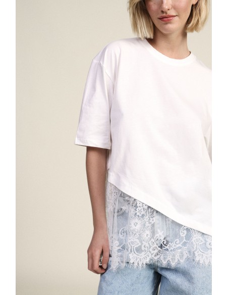 T-shirt Mangas Curtas com Detalhes Assimétricos Dixie