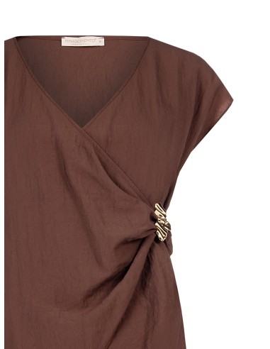 Top Cruzado Em Mistura De Viscose Ligeiramente Amassada Com Detalhe De Joia Rinascimento