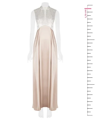 Vestido longo evasê em cetim com corpete coberto de lantejoulas Rinascimento