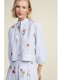 Camisa às Riscas com Bordados Florais e Fecho com Nó Dixie
