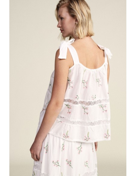 Top com Alças Largas e Bordado Floral Dixie