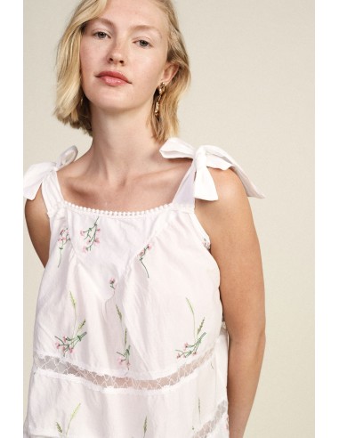 Top com Alças Largas e Bordado Floral Dixie