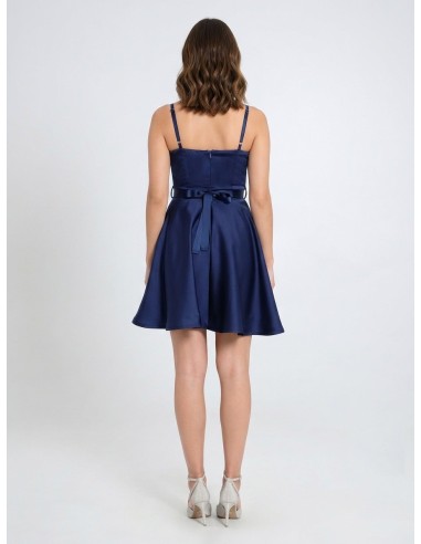 Vestido Curto Evasê em Cetim com Cinto a Condizer e Strass Rinascimento