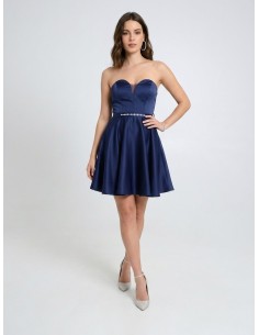 Vestido curto evasé em cetim com cinto a condizer e strass Rinascimento