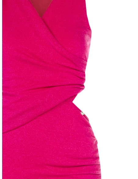 Vestido curto justo em lurex franzido com recorte no flanco Rinascimento