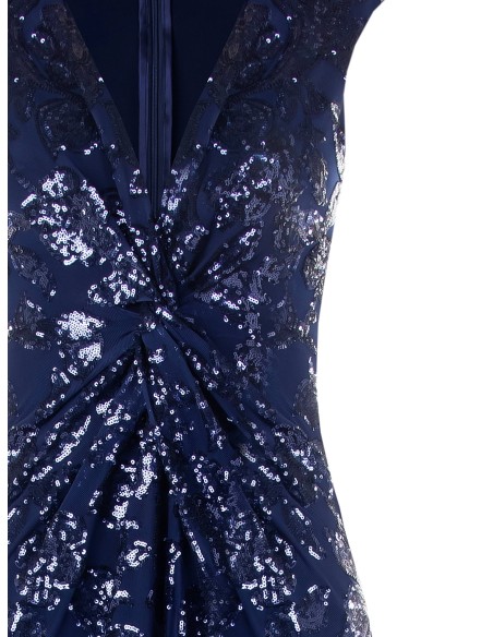 Vestido longo tubinho em rede com lantejoulas e fenda frontal Rinascimento