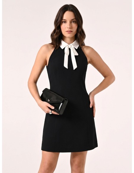 Vestido Curto de Corte Trapezoidal em Tecido Fluido Rinascimento