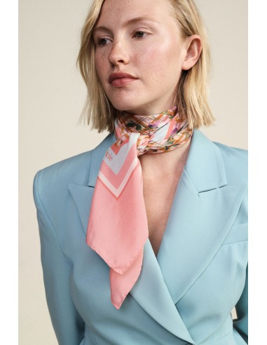 Lenço quadrado com estampa floral e borda em contraste Dixie