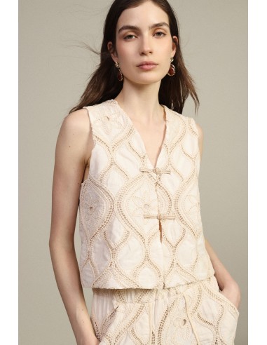 Colete Curto Bordado com Fecho de Nós Dixie