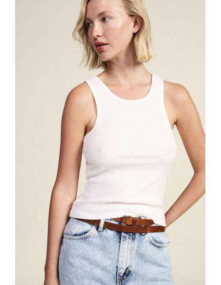 Top sem mangas canelado, gola redonda e corte justo Dixie