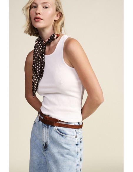 Top sem mangas canelado, gola redonda, corte justo Dixie